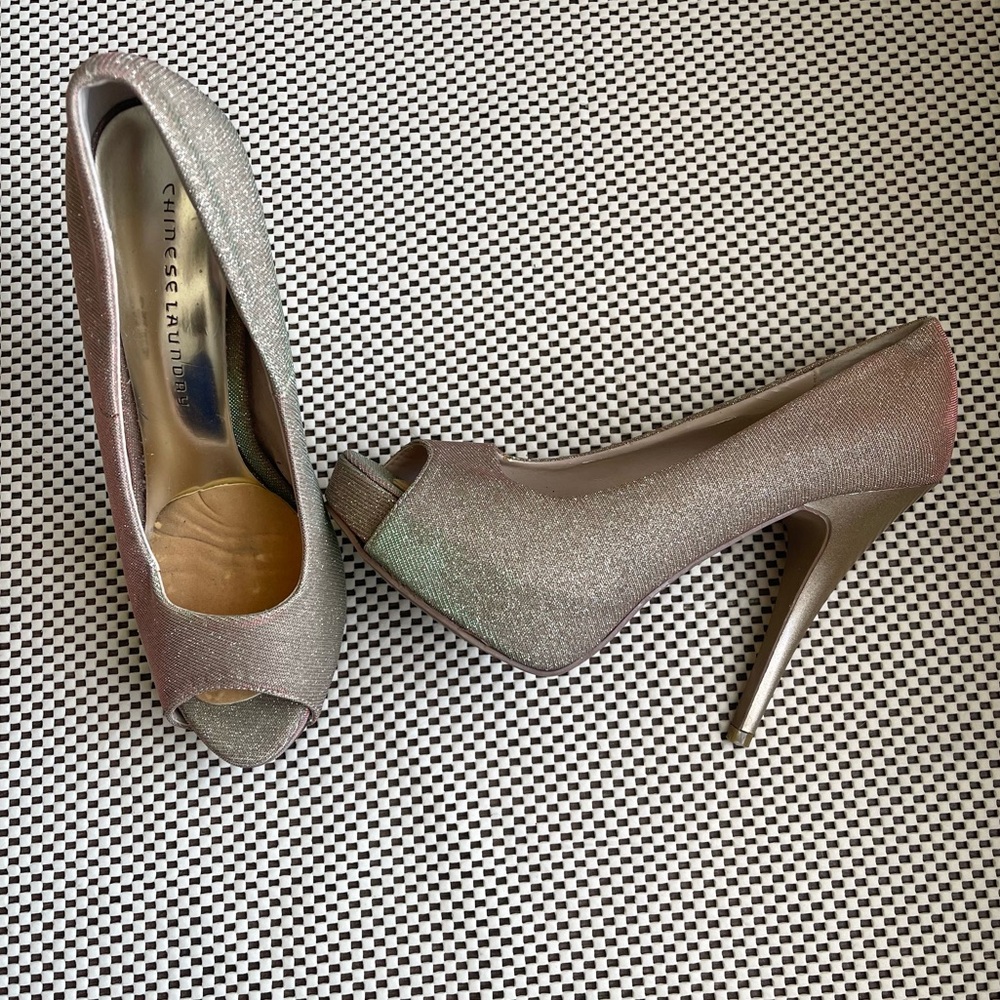 Nine West Glitter Sparkle Iridescent Peep Toe Women’s Heels Pumps Size 9